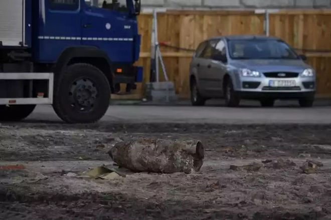 Exemplo do tipo de bomba encontrada no terreno da Tesla nos arredores de Berlim (Imagaem: AFP)