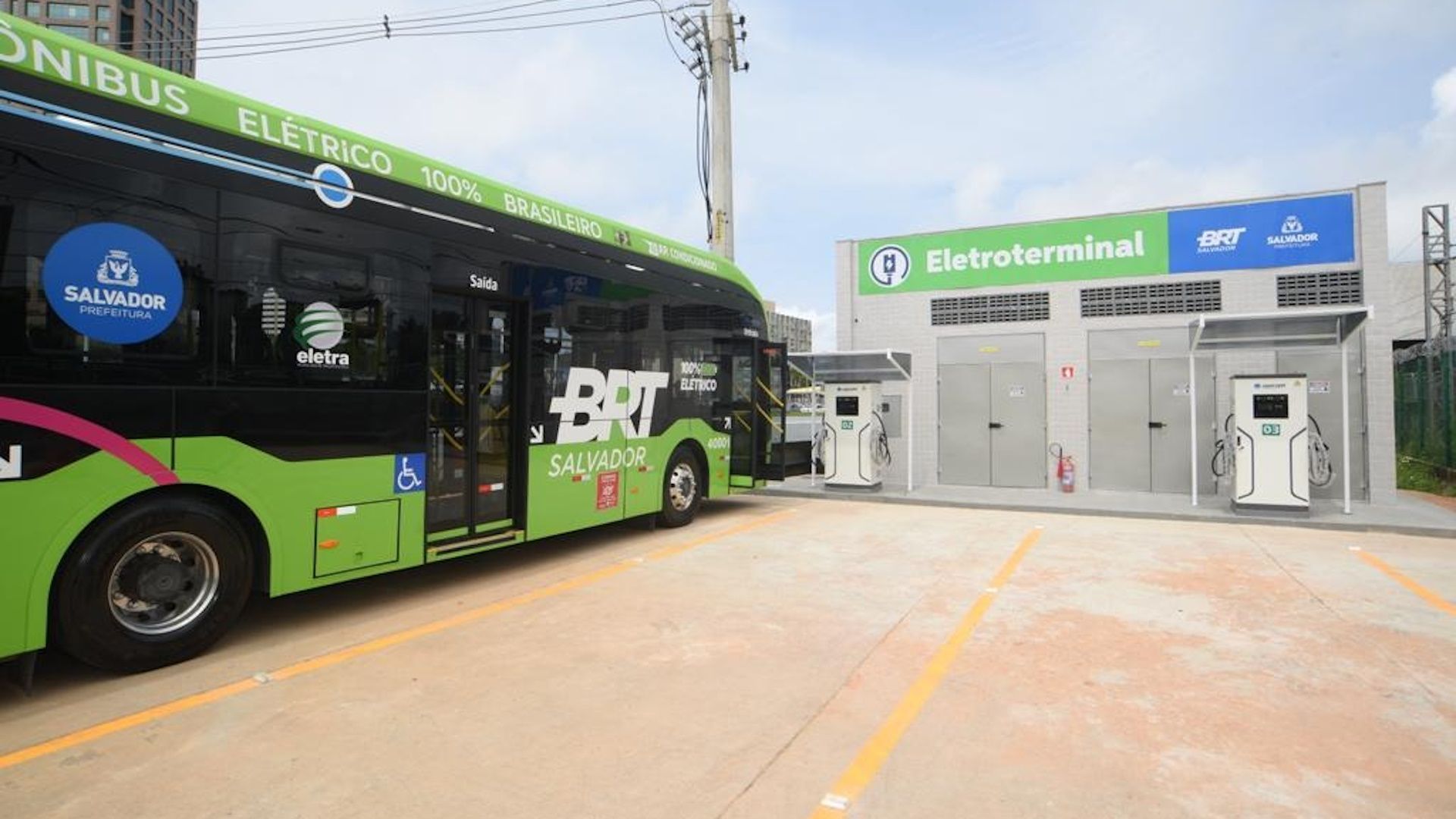 Salvador inaugura maior terminal de recarga para ônibus elétricos do país - Canaltech