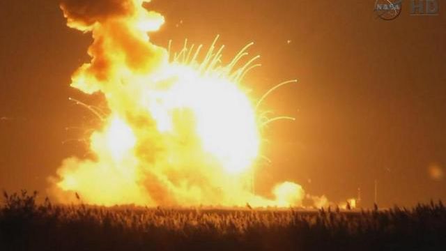 Foguete da NASA explode após lançamento nos EUA