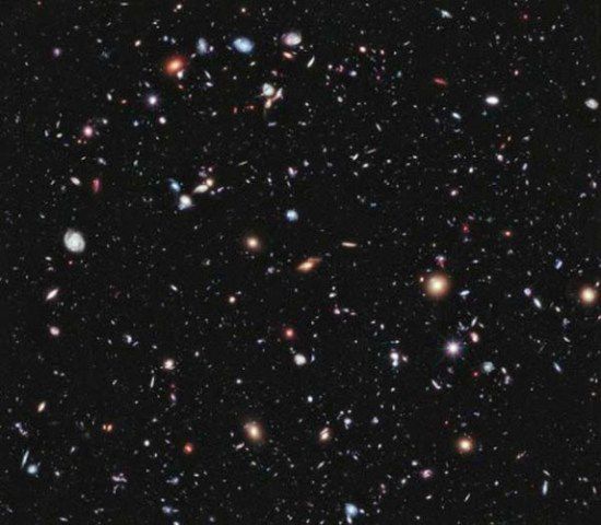 Hubble Ultra Deep Field revela várias galáxias fracas muito distantes de nós. O Euclid promete o maior mapeamento de galáxias do universo visível (Imagem: Reprodução/NASA/ESA)