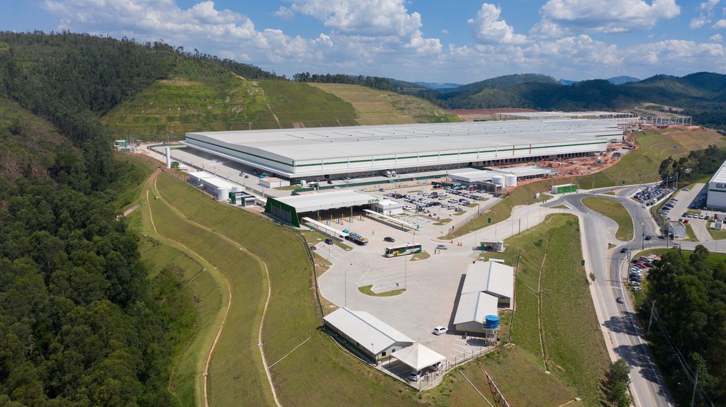 CD do Mercado Livre  em Cajamar (SP): boa parte dos R$ 4 bilhões investidos pela empresa em 2020 foi direcionado para logística (Imagem: divulgação / Mercado Livre)