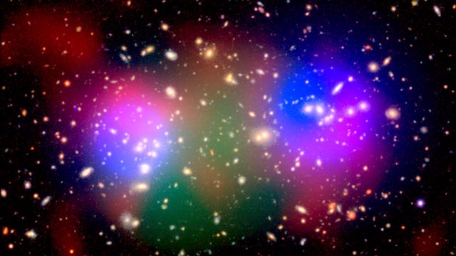 Este aglomerado de galáxias tem gás 25 vezes mais quente que o núcleo do Sol