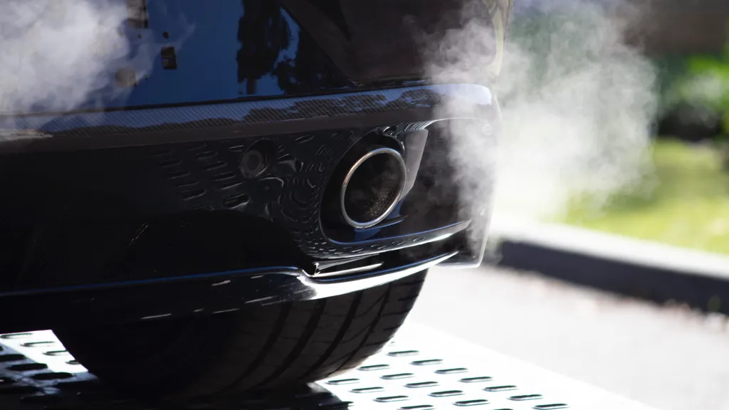 Carros com motores a combustão podem ficar proibidos na Europa até 2035 (Imagem: Matt Boitor/Unsplash/CC)