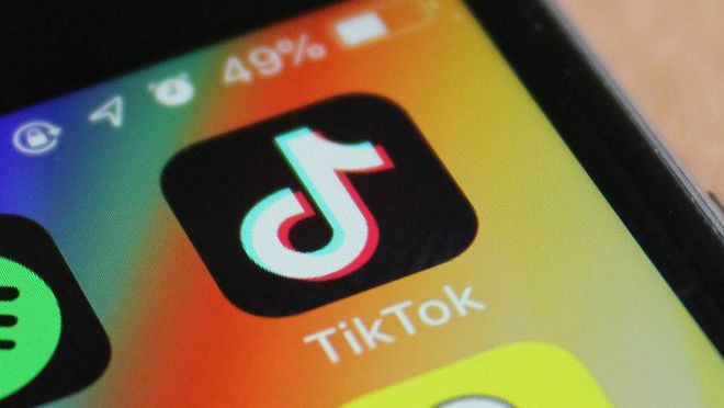 O TikTok é um app que permite a gravação de vídeos curtos, geralmente com dublagens musicais, ou cenas de humor