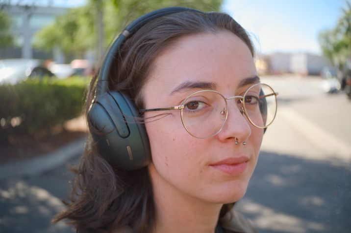 JBL Tour One M3 Smart TX 80 anos