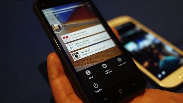 HTC First: conheça o primeiro smartphone com Facebook Home