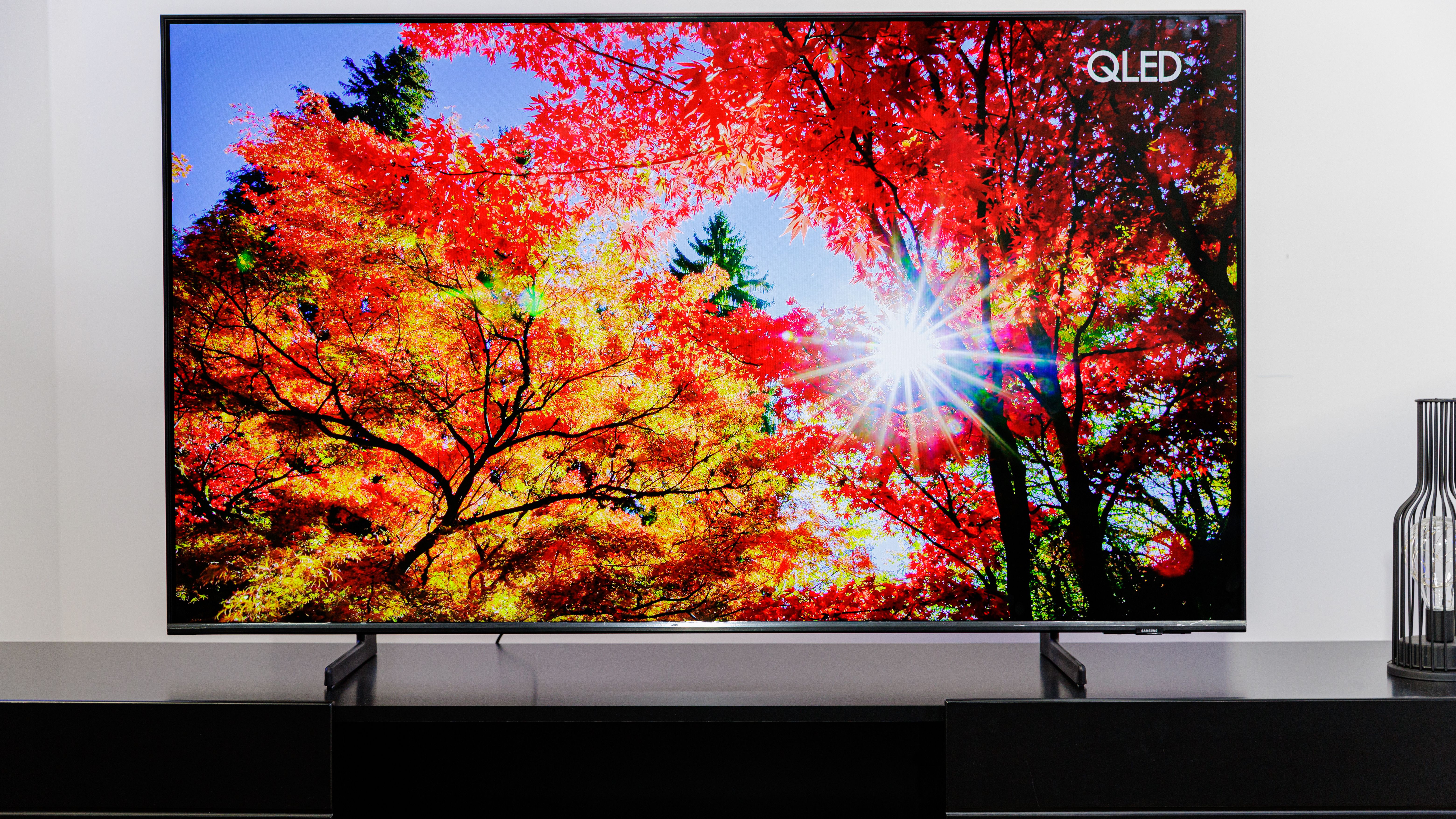 Телевизоры samsung qled отзывы. Samsung QLED q60a. 43q60b Samsung. Samsung QLED q60c фото. QLED.