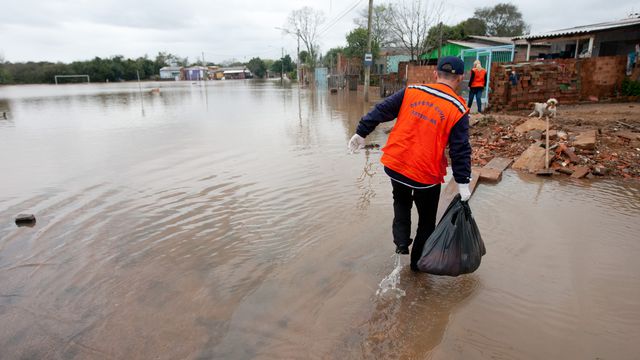 Defesa Civil vai enviar alertas de desastres naturais via SMS