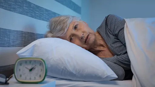 Dormir mal pode contribuir para o surgimento do Alzheimer