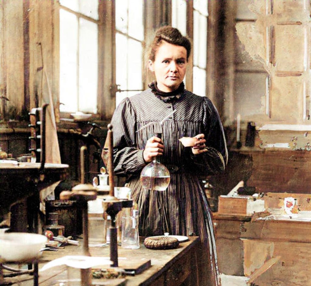 Marie Curie é a primeira e mais famosa ganhadora do Prêmio Nobel, sendo laureada pela descoberta da radioatividade (Imagem: Domínio Público)