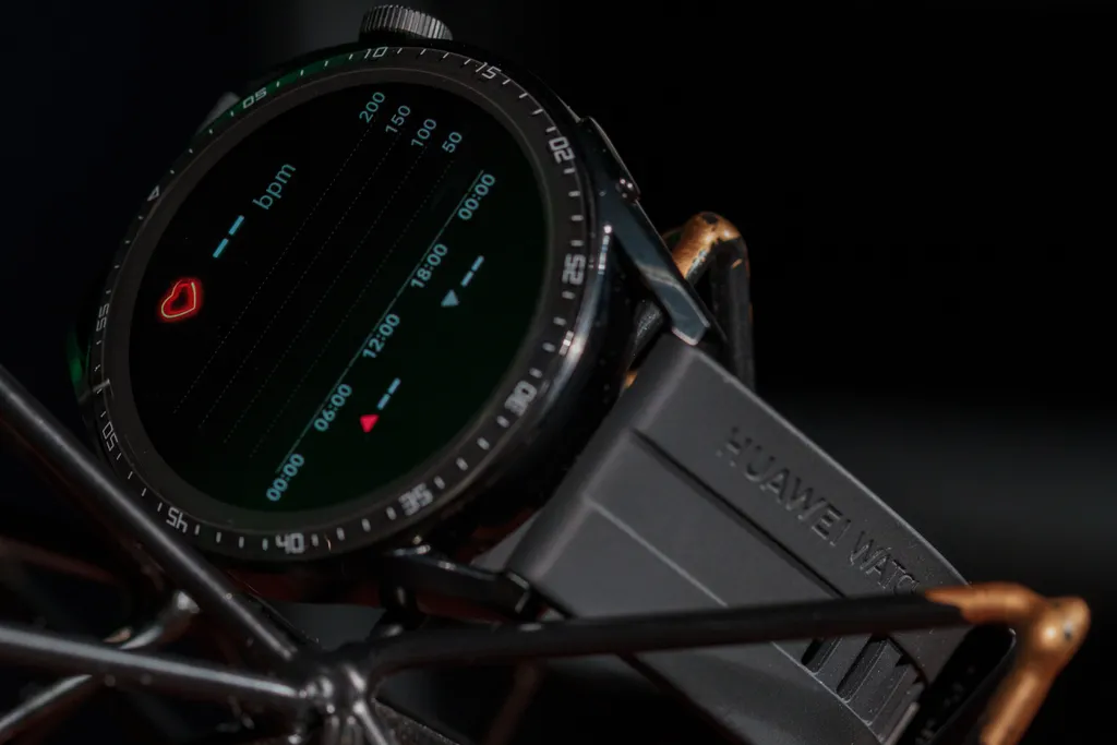 O Huawei Watch GT 3 é equipado com monitoramento de frequência cardíaca, SpO2, sono e estresse (Imagem: Ivo Meneghel Jr./Canaltech)