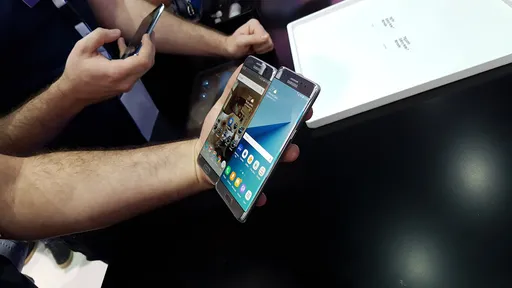 Samsung quer levar leitor de íris para seus smartphones intermediários