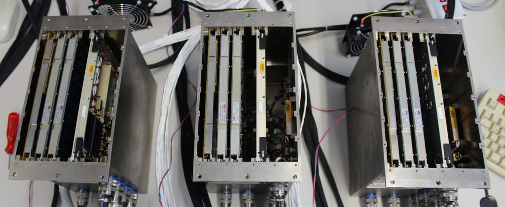 Computadores do Sistema de Gerenciamento de Dados da ISS, essenciais para o funcionamento da estação (Foto: ESA)