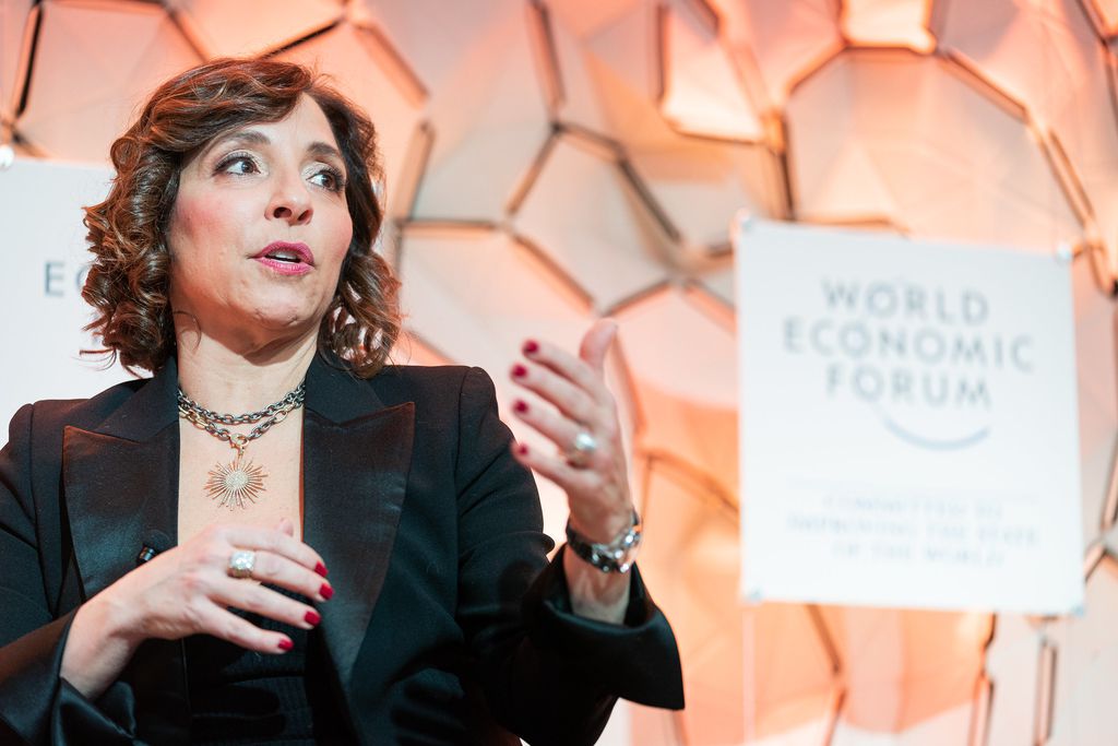 A CEO do X, Linda Yaccarino, apontou que rede social voltou a crescer, mas ainda precisa buscar oportunidades de monetização diante da queda no número de anunciantes (Imagem: Manuel Lopez/World Economic Forum)