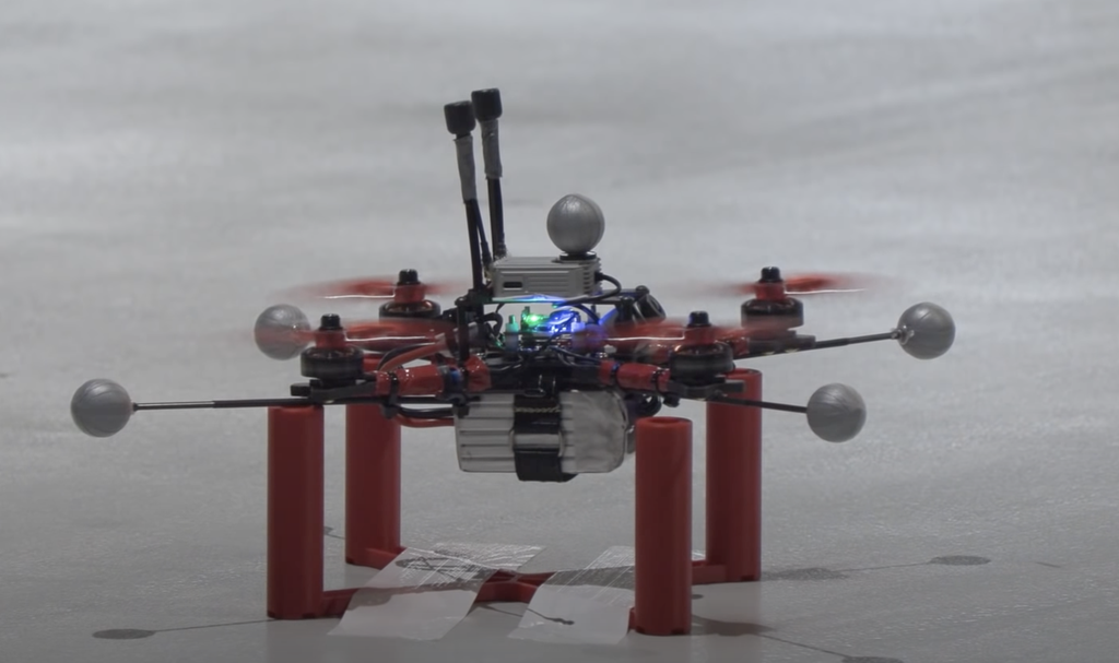 Algoritmo pode ser usado em drones convencionais (Imagem: Reprodução/University of Zurich)