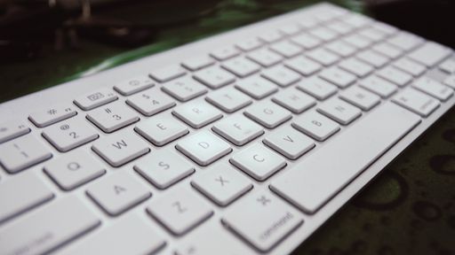 Como usar acentos no MacBook