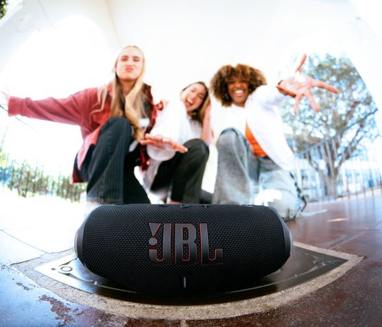 JBL Charge 6