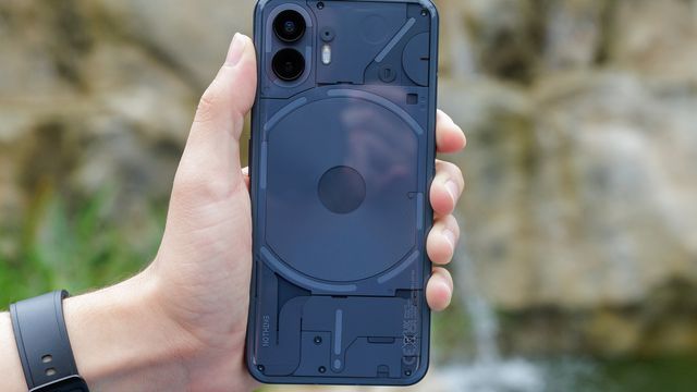 Review Nothing Phone (2) | Celular topo de linha com design ousado