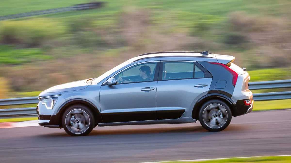 Kia derruba preço e vende SUV híbrido pelo valor de Nissan Kicks Platinum