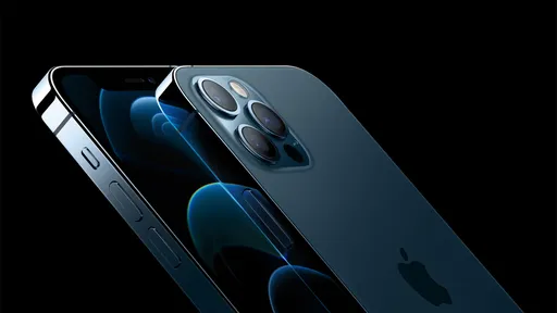 iPhone 13 Pro Max: vídeo mostra modelo com entalhe menor e grandes câmeras