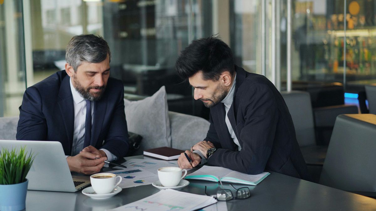 CRM de vendas: a tecnologia que transforma dados em crescimento previsível