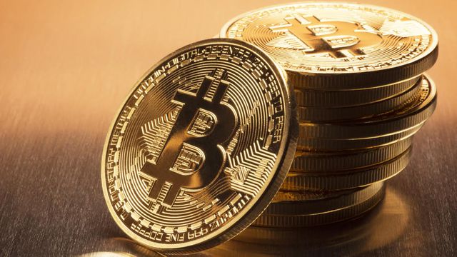 Bitcoin sobe 10% e se recupera do baque monstruoso da semana passada