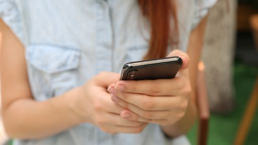 Celular vira garantia para pedir empréstimo; veja como funciona