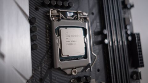 O Core i7-8700 K parece bem mais vulnerável que seu concorrente mais direto na AMD/ Imagem: TechRadar