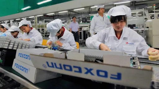 Foxconn troca 60 mil trabalhadores por robôs