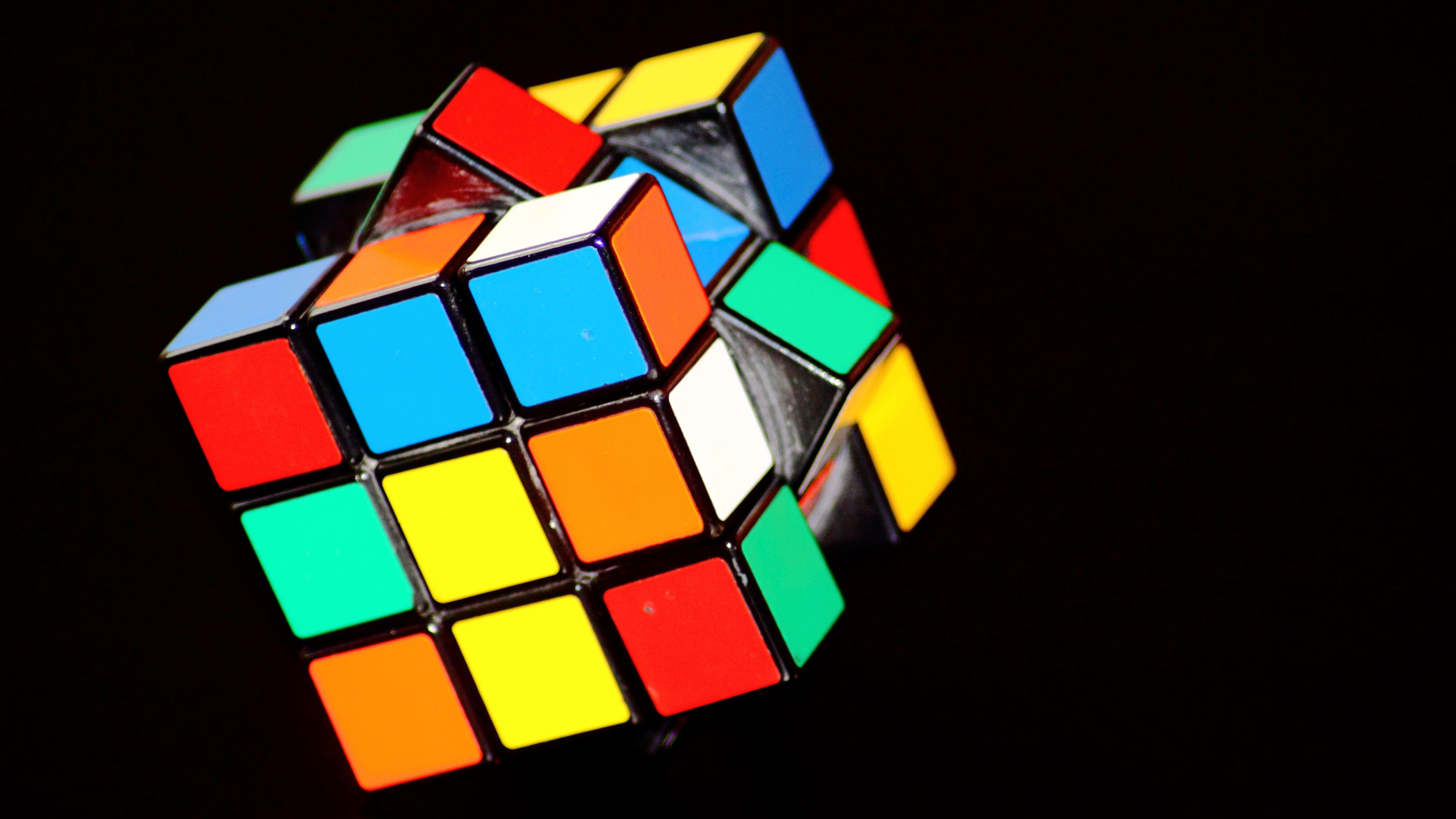 Inteligência artificial consegue resolver um Cubo Mágico em pouco