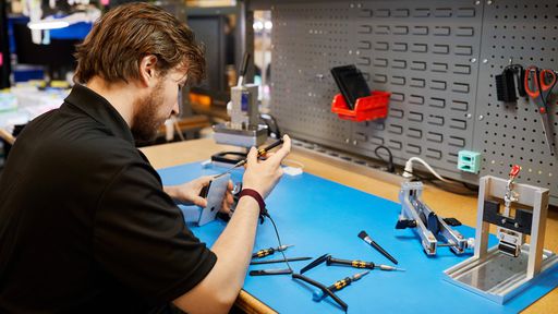 Apple certificará lojas terceirizadas que fazem reparos em iPhones