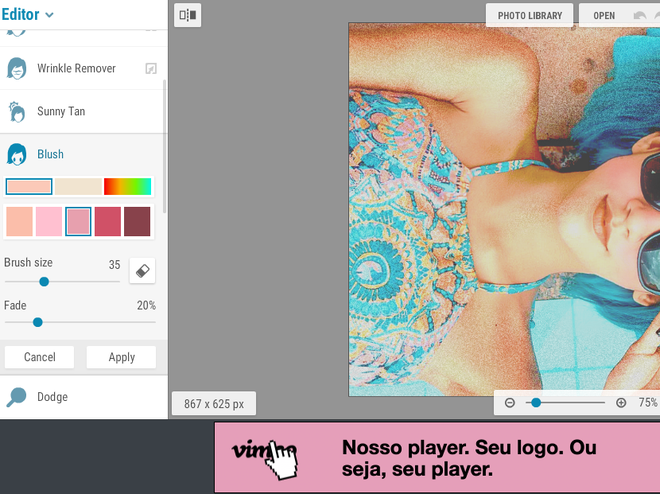Aplicando blush com o iPiccy (Captura de tela: Ariane Velasco)