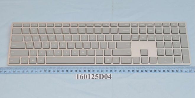 Mouse e teclado nas cores branco gelo fariam parte do pacote do PC Surface, afinal de contas a Microsoft já é reconhecida por fabricar esses acessórios muito bem