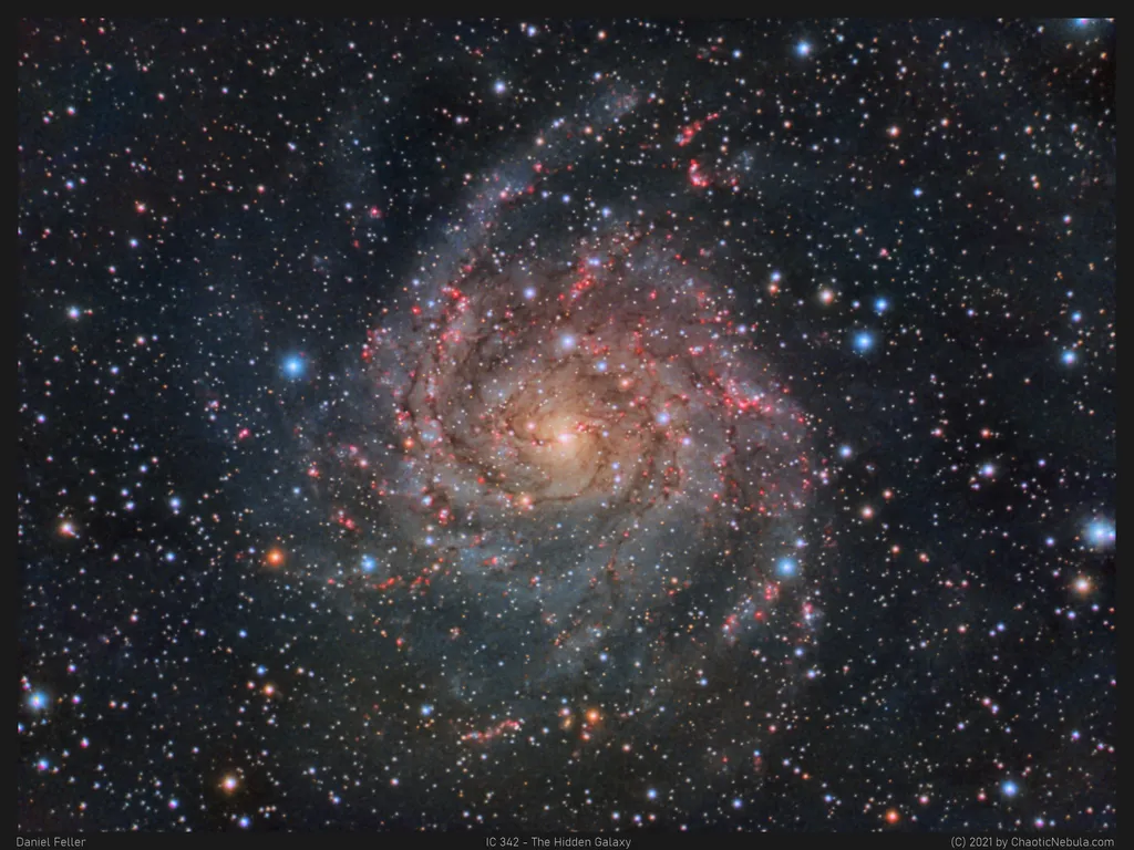 A galáxia IC 342, conhecida como "galáxia oculta" (Imagem: Reprodução/Daniel Feller