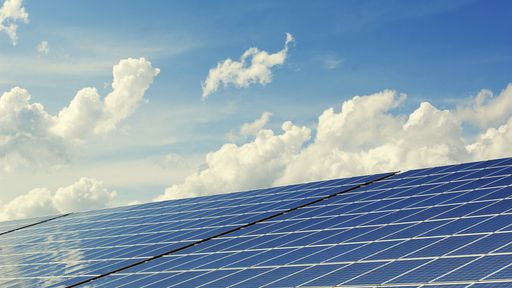 Empresas apostam em telhas com grafeno para gerar energia elétrica