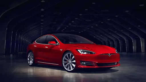 Tesla Model S chegará ao Brasil custando a partir de R$ 745 mil