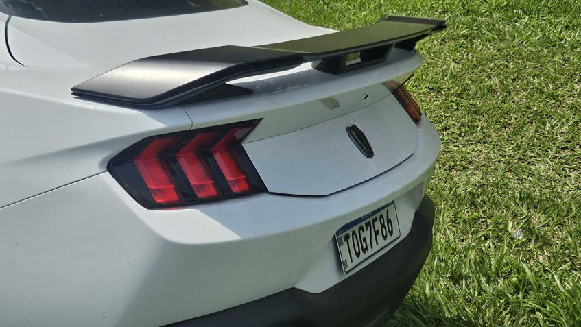 Ford Mustang Dark Horse (Review)