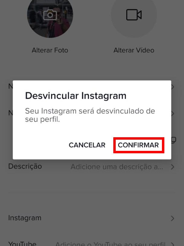 Clique em "Confirmar" na pop-up exibida para desvincular a sua conta do Instagram (Captura de tela: Matheus Bigogno)