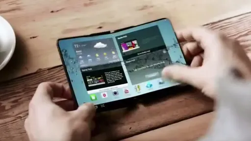Samsung pode lançar celular com tela que dobra ao meio