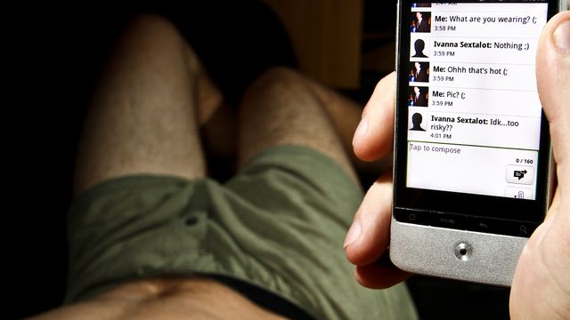 Pesquisa: 62% dos adultos brasileiros compartilham conteúdo íntimo pelo mobile