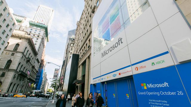 Microsoft abre loja próxima da Apple Store da Quinta Avenida, em Nova Iorque