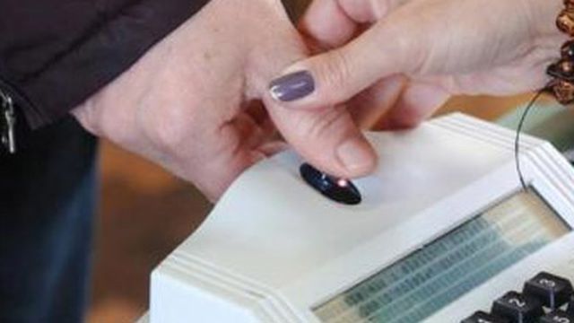 Eleições 2012: 299 municípios usarão tecnologia de biometria na hora do voto