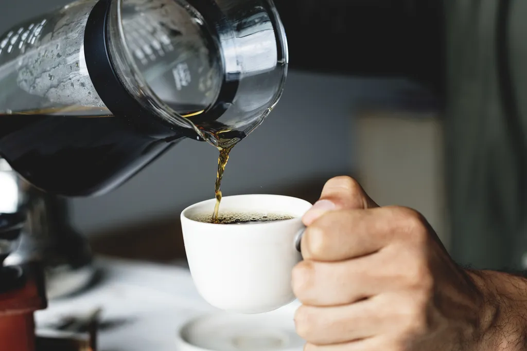 Escolha seu método preferido e faça o café perfeito para você, lembrando que o filtrado parece ser mais saudável (Imagem: Rawpixel/Freepik)