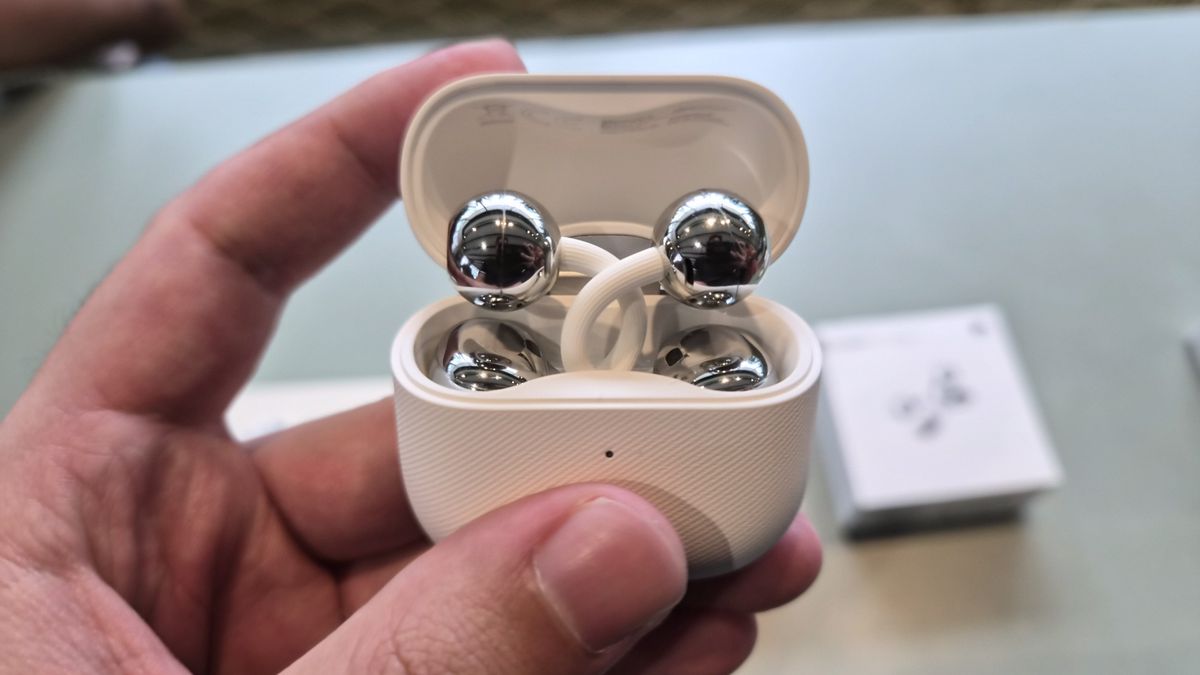 Huawei lança FreeClip 2 no Brasil e reforça aposta em fones open