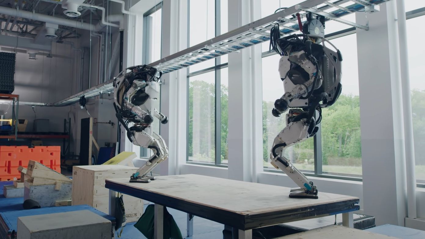 Boston Dynamics’ Atlas robot “learns” to grab and throw objects;  Watch