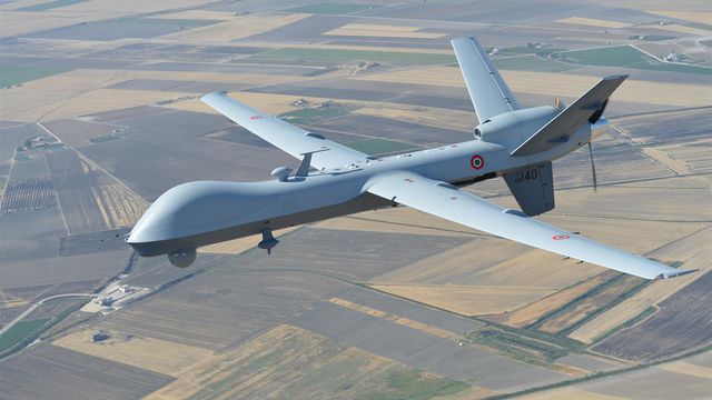 Hacker é flagrado vendendo manuais de drones da Força Aérea dos EUA na Deep Web