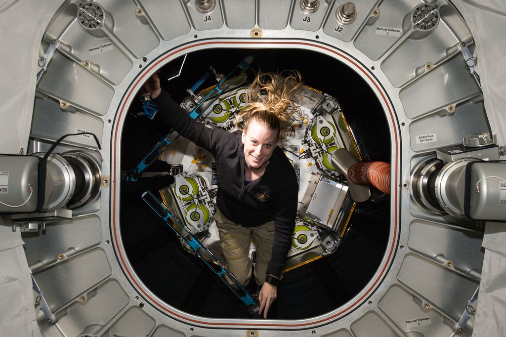 Kate Rubins durante sua estadia na ISS