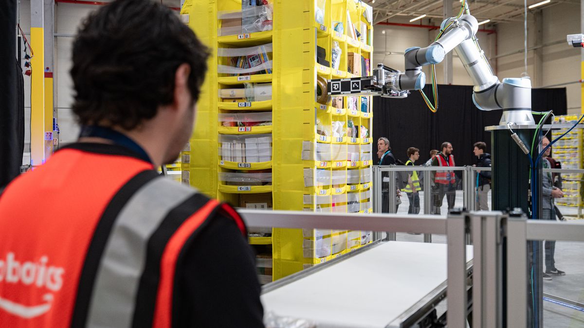 Vulcan: como novo robô da Amazon consegue operar em espaços congestionados
