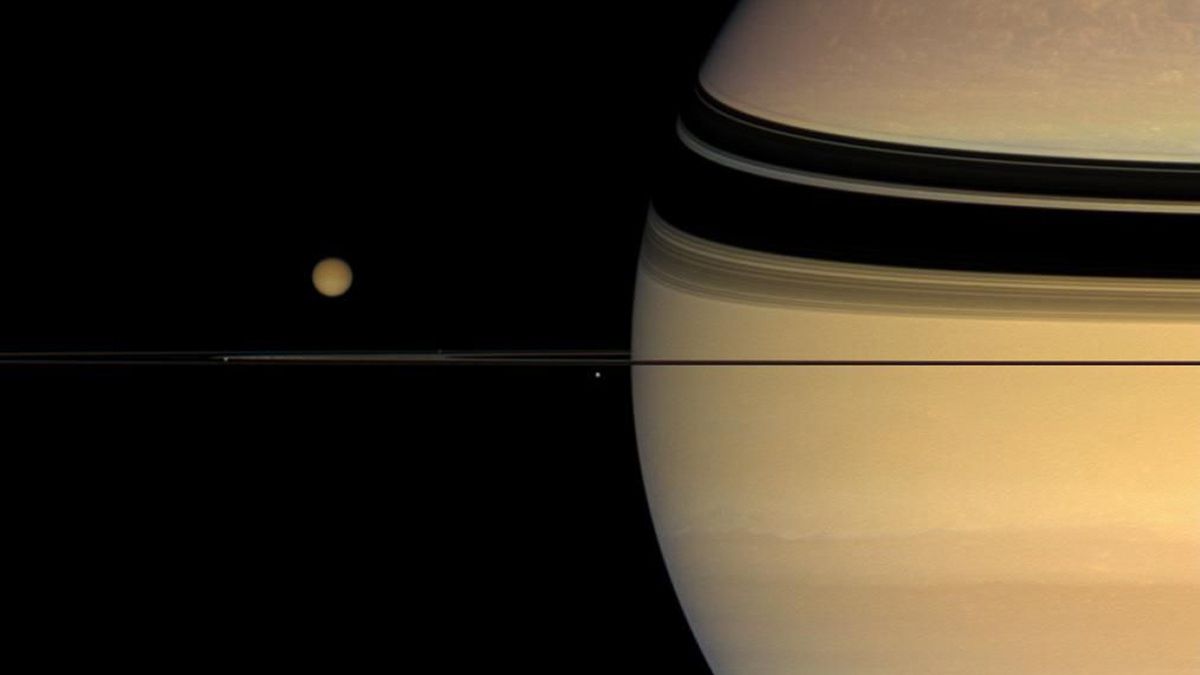 Titã | Sombra da lua de Saturno fica visível; fenômeno se repete só em 2040