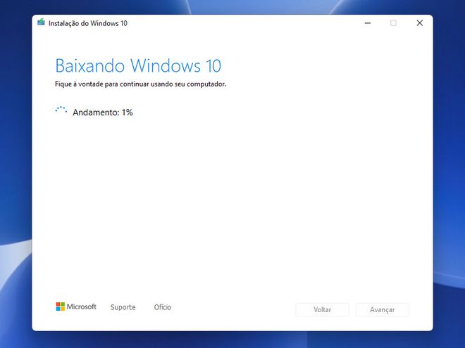 Aguarde o download de Windows 10 e siga os passos até finalizar a volta para o Windows 11 (Captura de tela: Matheus Bigogno)